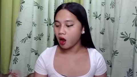 Snapshot of petite_trish chatting on 22, 1, 2025 trish online show from 22, 1, 2025