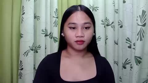 Snapshot of petite_trish chatting on 24, 1, 2025 trish online show from 24, 1, 2025