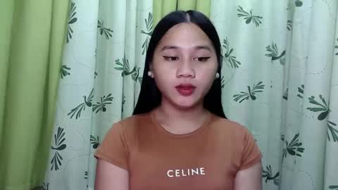 Snapshot of petite_trish chatting on 25, 1, 2025 trish online show from 25, 1, 2025