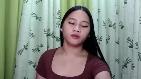 Snapshot of petite_trish chatting on 25, 1, 2025 trish online show from 25, 1, 2025