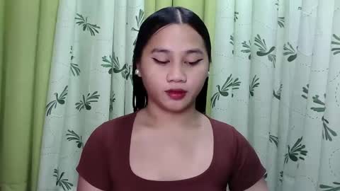 Snapshot of petite_trish chatting on 26, 1, 2025 trish online show from 26, 1, 2025