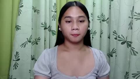 Snapshot of petite_trish chatting on 27, 1, 2025 trish online show from 27, 1, 2025