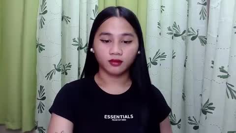 Snapshot of petite_trish chatting on 28, 1, 2025 trish online show from 28, 1, 2025