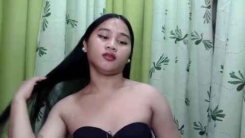 Snapshot of petite_trish chatting on 29, 1, 2025 trish online show from 29, 1, 2025