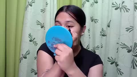 Snapshot of petite_trish chatting on 30, 1, 2025 trish online show from 30, 1, 2025