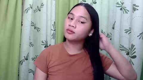 Snapshot of petite_trish chatting on 31, 1, 2025 trish online show from 31, 1, 2025
