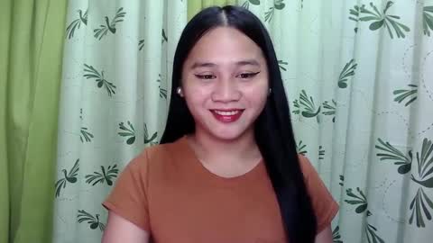 Snapshot of petite_trish chatting on 31, 1, 2025 trish online show from 31, 1, 2025