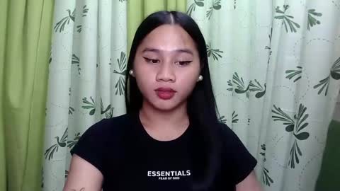 Snapshot of petite_trish chatting on 1, 2, 2025 trish online show from 1, 2, 2025