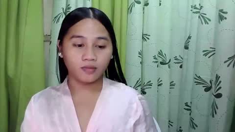 Snapshot of petite_trish chatting on 2, 2, 2025 trish online show from 2, 2, 2025