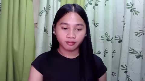 Snapshot of petite_trish chatting on 4, 2, 2025 trish online show from 4, 2, 2025