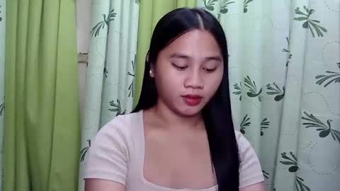 Snapshot of petite_trish chatting on 4, 2, 2025 trish online show from 4, 2, 2025