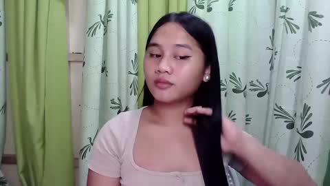 Snapshot of petite_trish chatting on 5, 2, 2025 trish online show from 5, 2, 2025