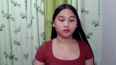 Snapshot of petite_trish chatting on 15, 2, 2025 trish online show from 15, 2, 2025