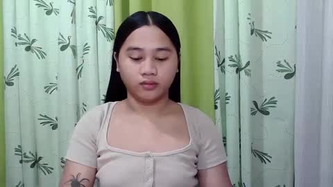 Snapshot of petite_trish chatting on 18, 2, 2025 trish online show from 18, 2, 2025