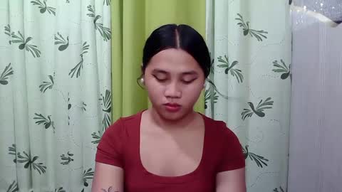 Snapshot of petite_trish chatting on 19, 2, 2025 trish online show from 19, 2, 2025