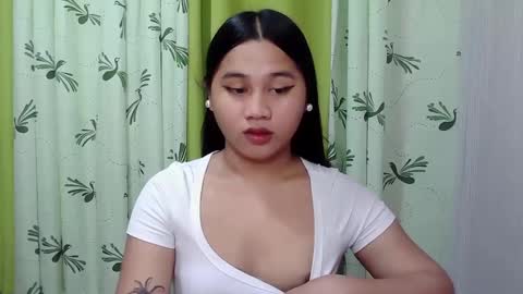Snapshot of petite_trish chatting on 20, 2, 2025 trish online show from 20, 2, 2025
