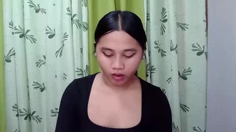Snapshot of petite_trish chatting on 21, 2, 2025 trish online show from 21, 2, 2025