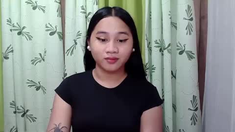 Snapshot of petite_trish chatting on 22, 2, 2025 trish online show from 22, 2, 2025