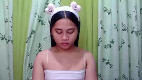 Snapshot of petite_trish chatting on 26, 2, 2025 trish online show from 26, 2, 2025