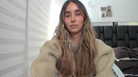 Snapshot of petitealejats chatting on 6, 1, 2025 PetiteAlejaTs online show from 6, 1, 2025