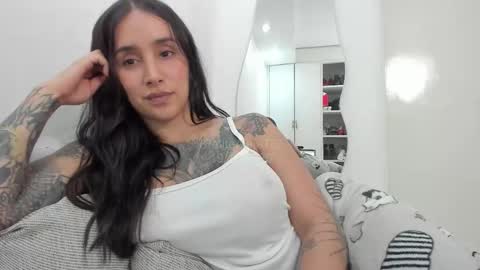 Snapshot of petitealejats chatting on 20, 10, 2025 PetiteAlejaTs online show from 20, 10, 2025