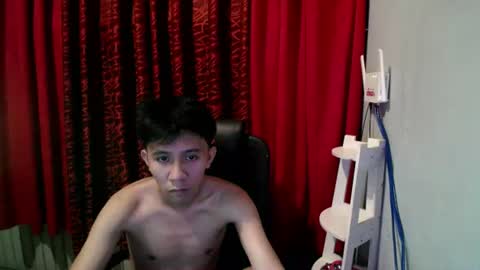 Snapshot of petiteasian_boy chatting on 26, 6, 2026 cute vir online show from 26, 6, 2026