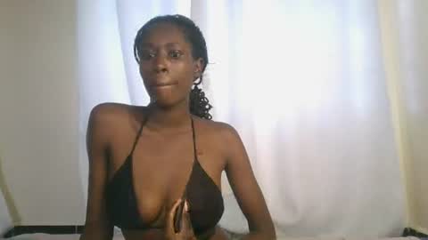 Snapshot of petiteblackjuicy chatting on 13, 7, 2026 Amara online show from 13, 7, 2026