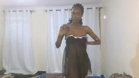 Snapshot of petiteblackjuicy chatting on 19, 7, 2026 Amara online show from 19, 7, 2026