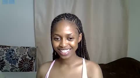 Snapshot of petitecaramell chatting on 18, 10, 2025 Caramel online show from 18, 10, 2025