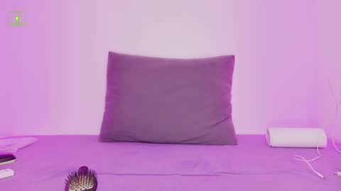 Charlize XL online show from 26, 2, 2025