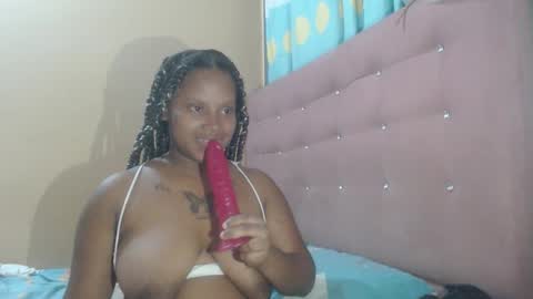 petitechocolatemommy online show from 19, 12, 2025