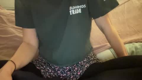 petitegirlypop online show from 27, 2, 2025