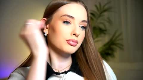 Petitegonwiild online show from 24, 9, 2025