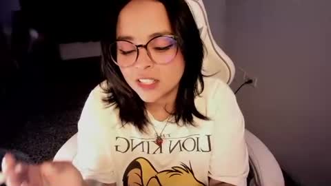 Snapshot of petitelilo1 chatting on 3, 2, 2025 Lilo online show from 3, 2, 2025