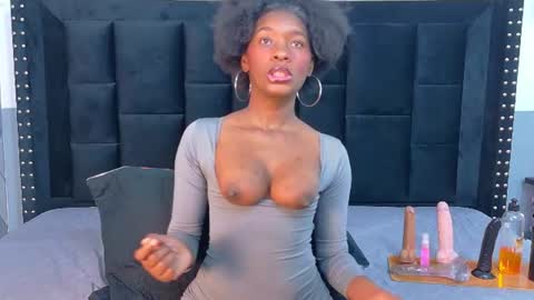 Snapshot of petitelittleebony chatting on 27, 6, 2026 little sharon online show from 27, 6, 2026