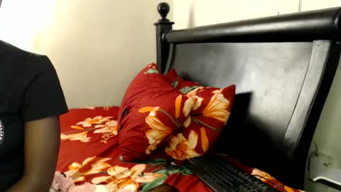 Snapshot of petitesarah256 chatting on 28, 6, 2026 Petite Sarah online show from 28, 6, 2026
