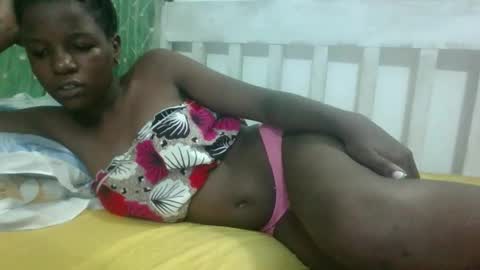 petitesweetchiq online show from 26, 9, 2025