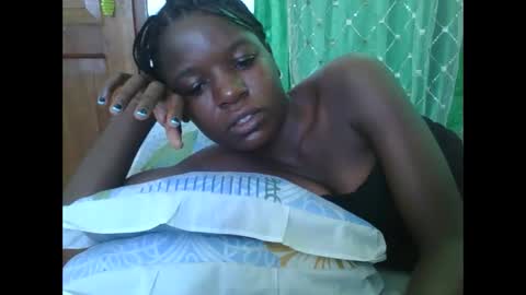 petitesweetchiq online show from 28, 11, 2025