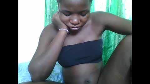 petitesweetchiq online show from 7, 2, 2026