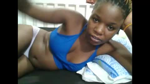 petitesweetchiq online show from 13, 2, 2026