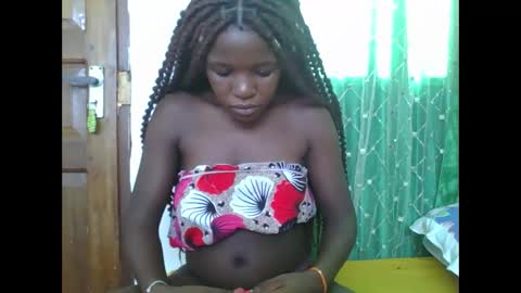 petitesweetchiq online show from 4, 3, 2026