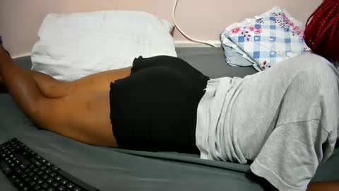 petitetasha online show from 9, 9, 2025