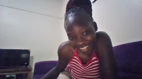 petitsexyone online show from 2, 12, 2025