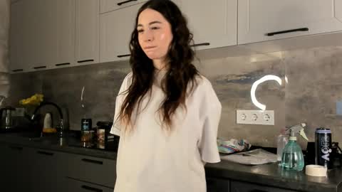 Emma online show from 25, 12, 2024