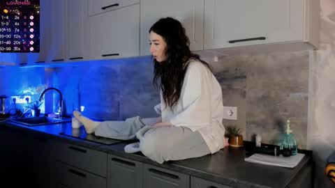 Emma online show from 30, 12, 2024