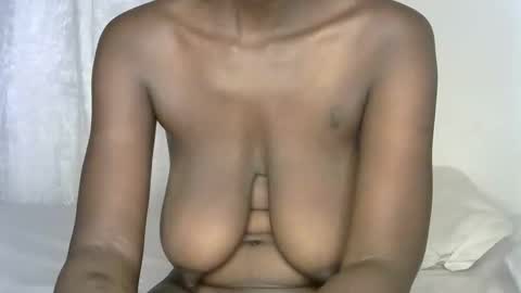 pettite_cora1 online show from 17, 11, 2025