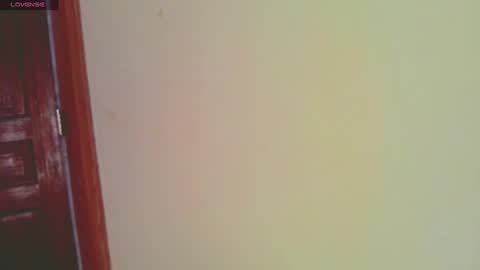 Snapshot of pettitemellany chatting on 1, 2, 2025 pettitemellany online show from 1, 2, 2025