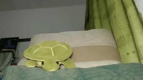 Snapshot of petyte83 chatting on 1, 2, 2026 petyte83 online show from 1, 2, 2026