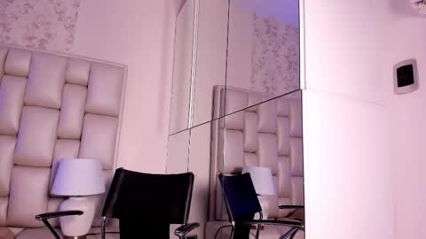 Snapshot of peyton_louise chatting on 29, 10, 2025 Peyton online show from 29, 10, 2025