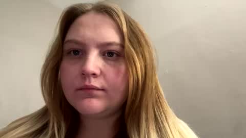Snapshot of phatassblond chatting on 8, 1, 2025 PhatAssBlond online show from 8, 1, 2025